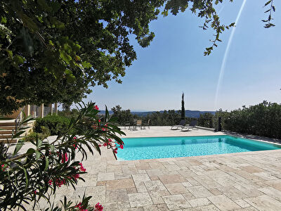 Rochefort Du Gard Villa T5, vue exceptionnelle, garage et piscine